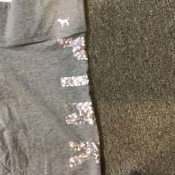 Yoga pants - Picture 2 of 3